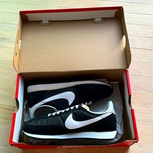 Nike waffle 2 trainer